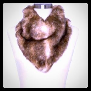 ❗**5 For $10*** Universal Thread Faux fur Scarf❗